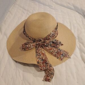 D&Y Tan 100% Paper Floppy Sun Hat